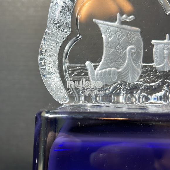 Nybro Sweden Crystal Glass Viking Ships Paperweight Original Sticker - Picture 5 of 5
